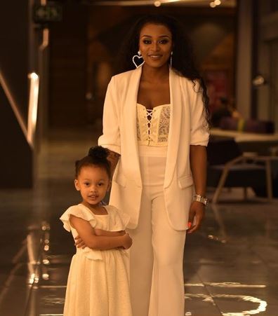 Watch Dj Zinhle And Kairo Support Aka S Concert Orchestraonthesquare Fakaza News