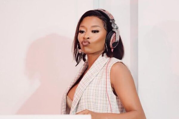 DJ Zinhle wins global award thumbnail